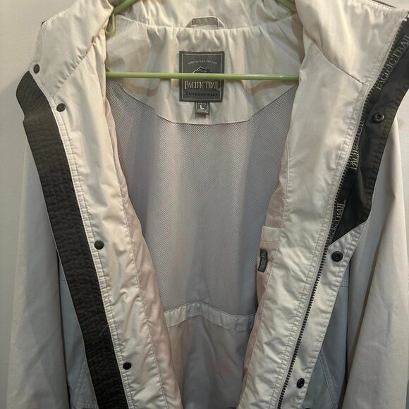 Cream Pacific Trail Raincoat with hood-Large - Picture 2 of 9